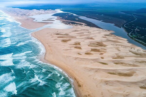 15 Lokasi Surfing Terbaik di Dunia