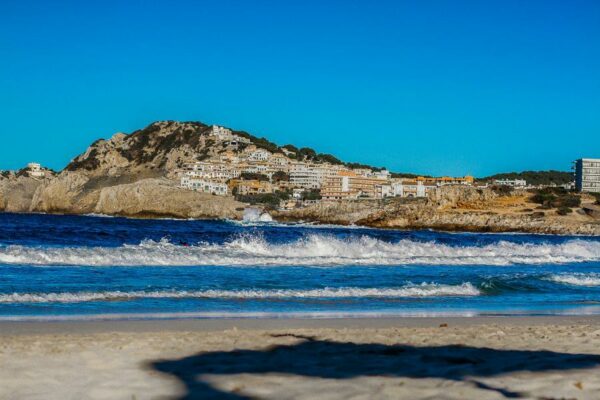 15 Pantai di Spanyol yang Wajib Dikunjungi
