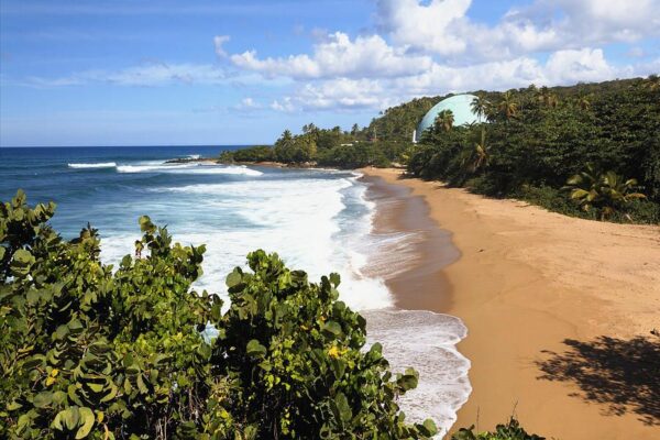 15 Lokasi Surfing Terbaik di Dunia