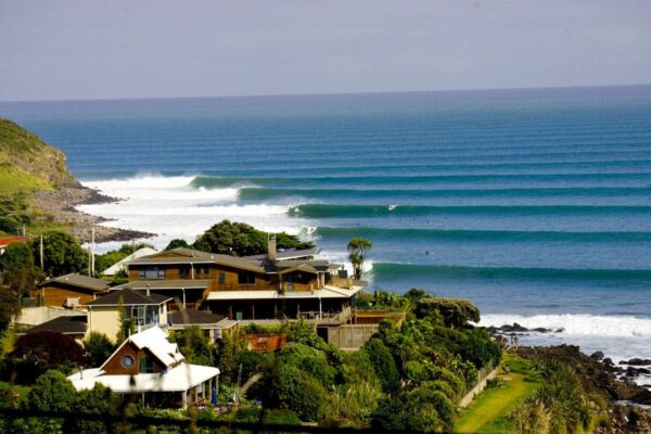 15 Lokasi Surfing Terbaik di Dunia