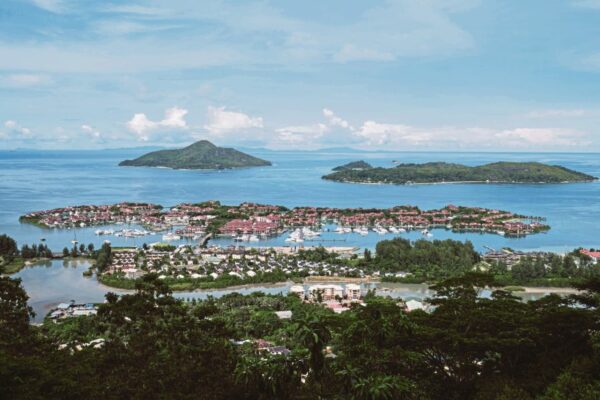 Inilah 15 Pulau Terindah di Dunia yang Tidak Boleh Anda Lewatkan