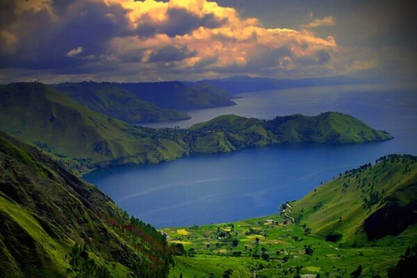 Inilah 15 Danau Terindah di Dunia yang Wajib Anda Kunjungi