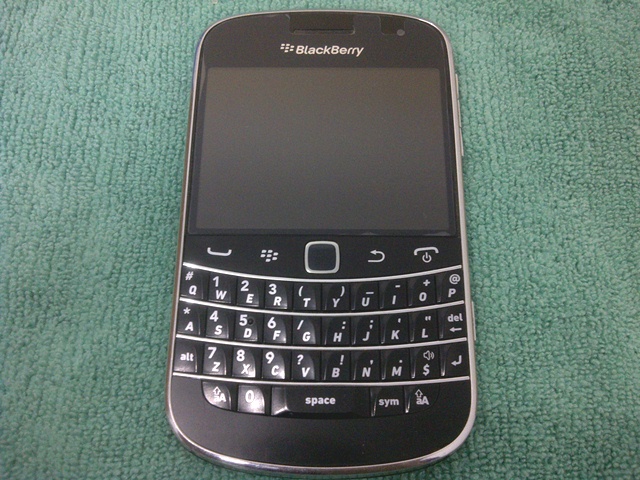 blackberry dakota 9900 black/hitam,grs Berindo pjg,mulus bgt,murah,msi gress!