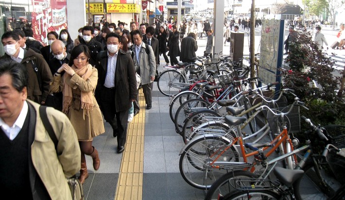 Alasan orang Jepang suka memakai Masker Wajah