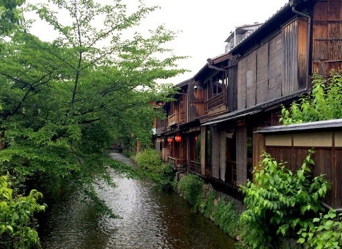 Kalian Harus Tahu! 8 Aturan Bertemu Geisha di Gion