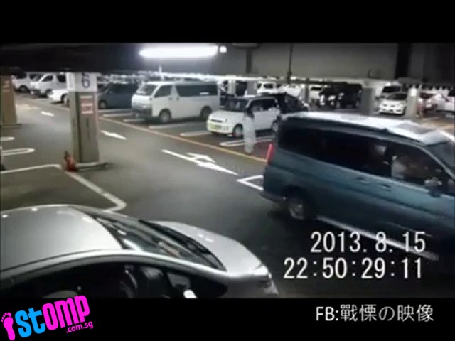 &#91;Ghost?&#93; Penampakan Hantu di Parkiran Mobil Yang Terekam CCTV!