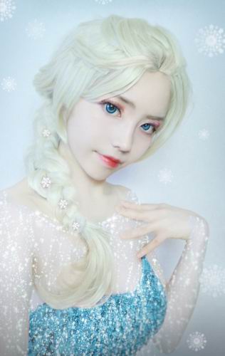 Cosplayer Cantik Mirip Boneka