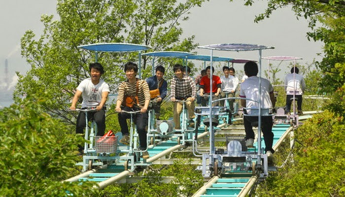 Hiiiiii, Siapa Berani Coba! Roller Coaster Berbentuk Sepeda.