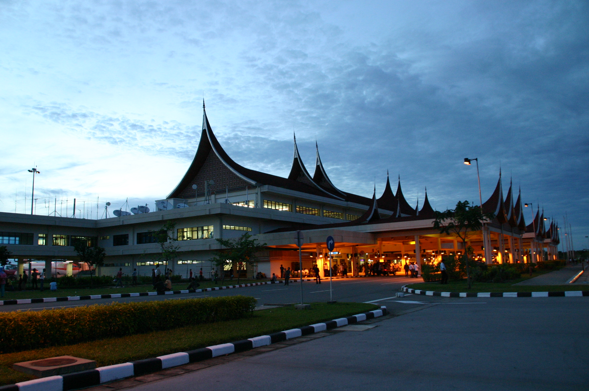 Jalan jalan dan jelajahi Sumatera Barat