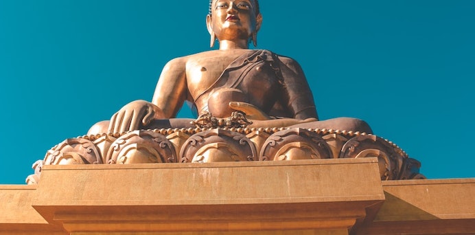 Pemakaman Langit, Proses Sadis Tanpa Tangis. Chograp Sang Penjagal Mayat.