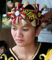 Mengenal 7 Rumpun Suku Dayak di Pulau Kalimantan