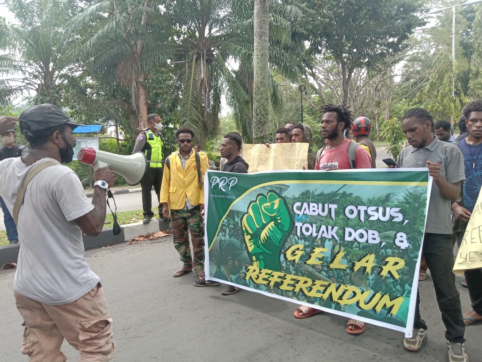 aktivis-ham-tetap-pesimis-pemekaran-papua-bisa-selesaikan-konflik