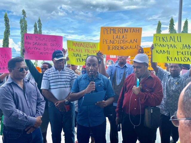Pemerintah pusat diminta mengambil alih beasiswa Otsus Papua