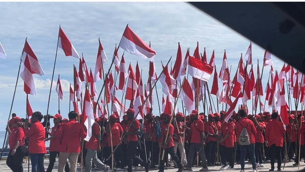 pawai-bendera-merah-putih-mahasiswa-baru-uswim-nabire-tuai-berbagai-reaksi