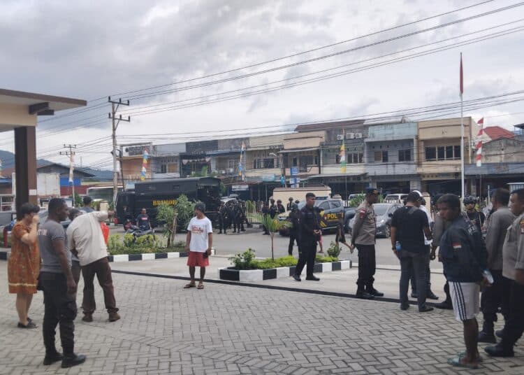 Tak terima kepergian Pendeta Tilas Mom, massa hancurkan fasilitas RS Dian Harapan
