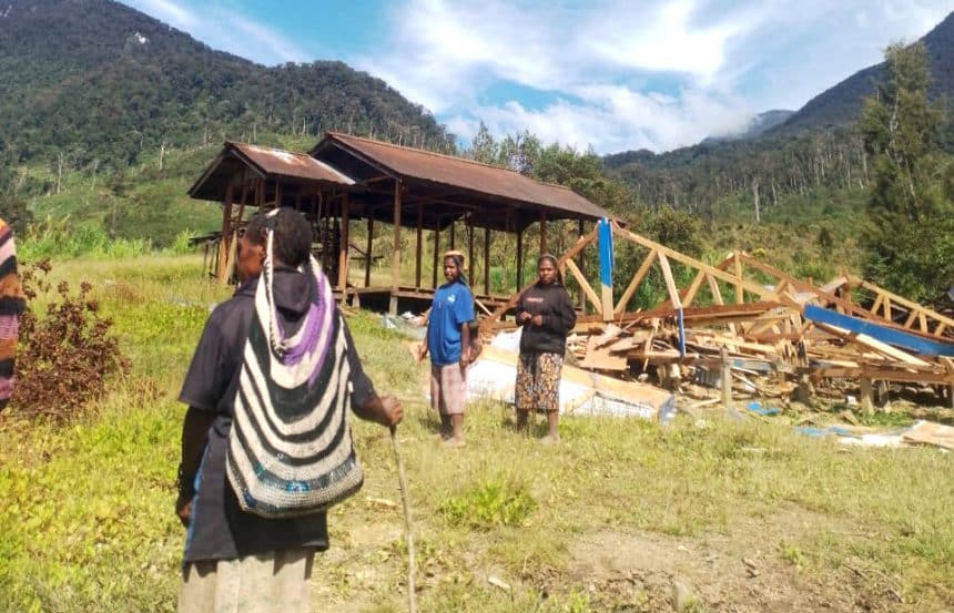 tni-diduga-rusak-56-rumah-warga-di-kampung-mimin-distrik-oksop