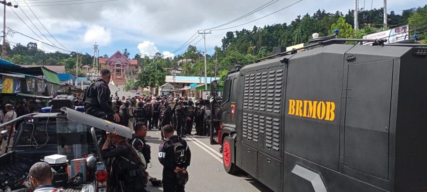 Massa Aksi Tolak UU TNI Surabaya: Ada Pasal-pasal Menyempitkan Masyarakat Sipil