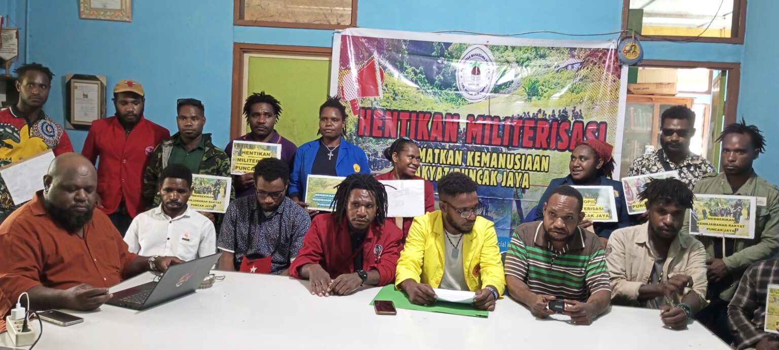 Ribuan warga Puncak Jaya dilaporkan mengungsi akibat penyerangan militer