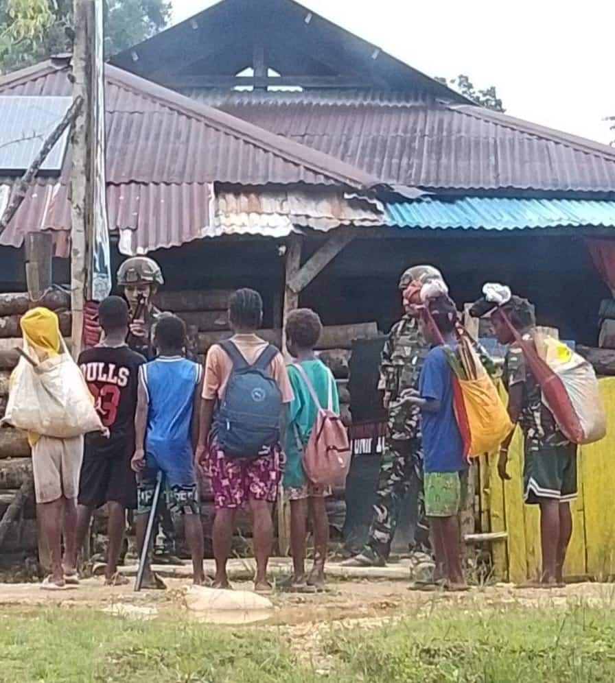 kehadiran-pos-tni-di-perkampungan-sipil-maybrat-warga-terintimidasi-dan-ketakutan