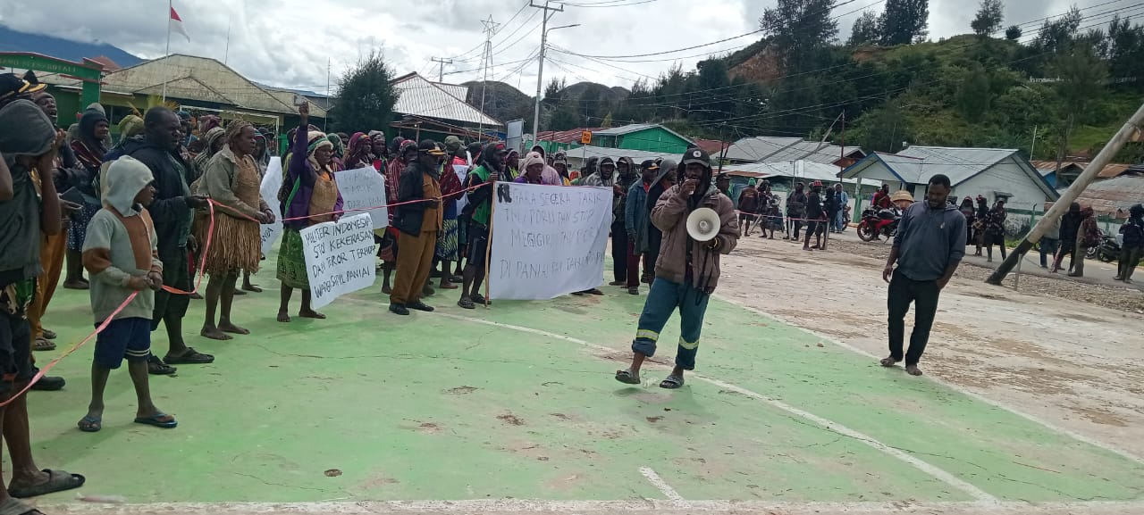 warga-paniai-desak-penarikan-pasukan-nonorganik-dari-wilayah-nonkonflik