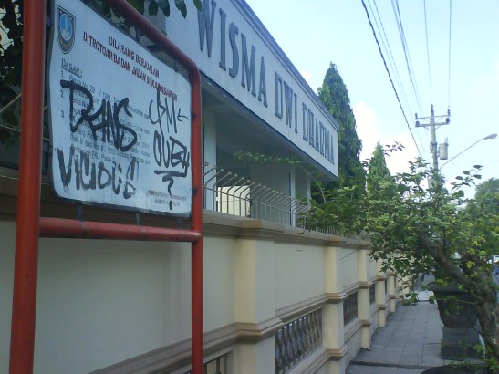 &#91;Mobil Parkir Sudah Jadi Sasaran&#93; Warga Takut Melihat Gerombolan Vandalisme