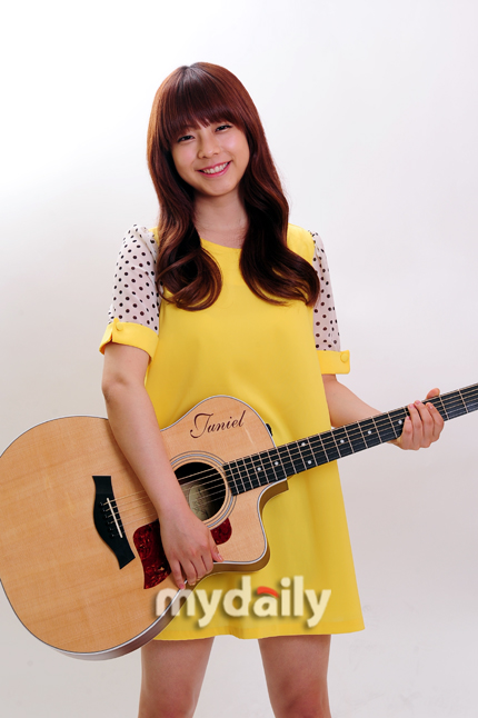juniel--514524576850648--choi-jun-hee--the-first-fnc-female-singer