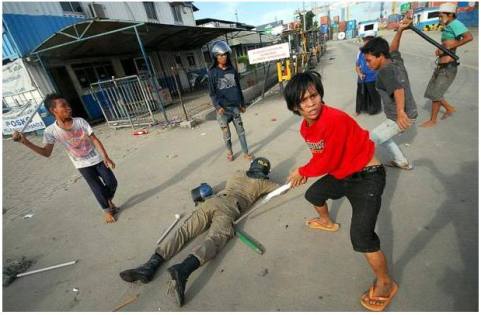 Mengingat tregedi priok 2010