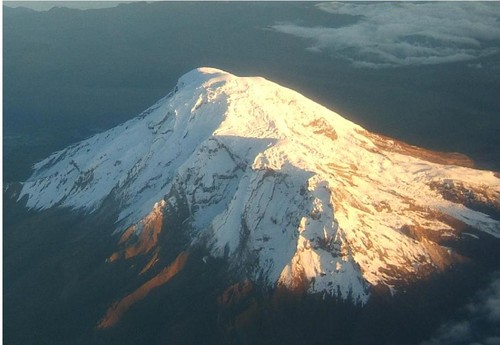 Mt. Everest, Tak Mutlak Menjadi Gunung Tertinggi.