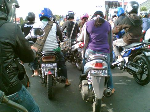 ΘΘ Tips Membedakan Cewe Cantik atau tidak #Ketika di Motor ΘΘ