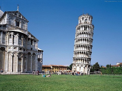 Apakah Menara Miring Pisa Sengaja Dibuat Miring?