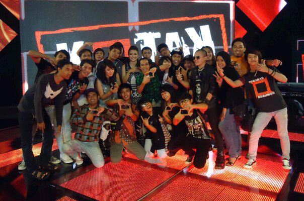 5 Fansclub atau Fanbase Terfanatik Di INDONESIA [2014]