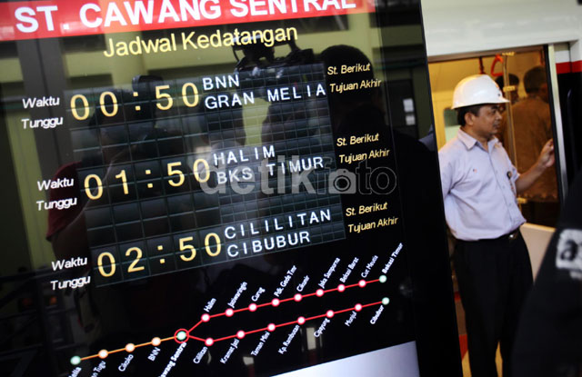 Bandingkan Monorel Buatan China dengan Karya Indonesia - Agan pilih yang mana?