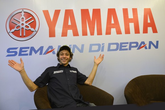 Video: Lorenzo-Rossi Resmikan Logo Baru Yamaha di Jakarta