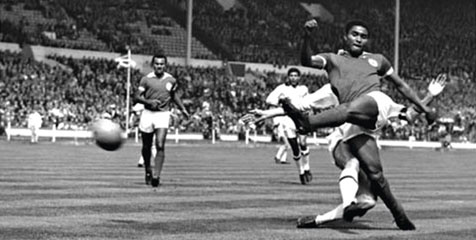 10 Momen Mengharukan Dalam Sejarah Sepak Bola