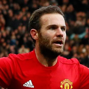Inilah pemain sepakbola yang sukses dengan nomor 10