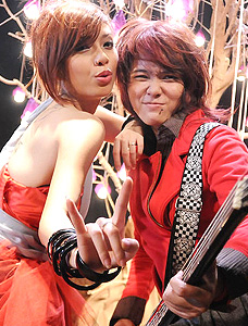 Bassist Cantik & Keren Prinzes &quot;Icez&quot; Amanda