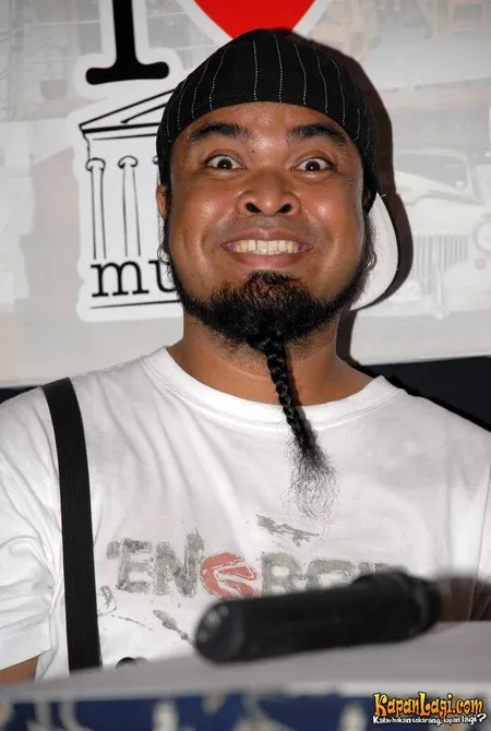 13 Janggut &amp; Kumis paling terkenal &#91;Serba 13&#93;