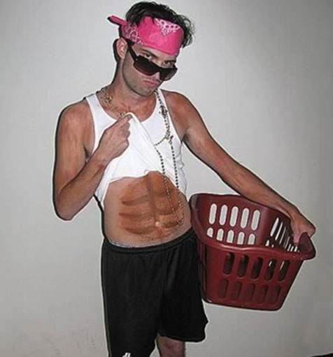 Usaha Tampilkan Perut Six Packs Paling Konyol Pict.. cekidooottt gaan... Ngakakkkk.. 