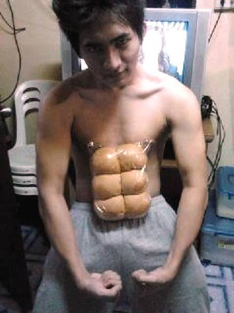 Usaha Tampilkan Perut Six Packs Paling Konyol Pict.. cekidooottt gaan... Ngakakkkk.. 