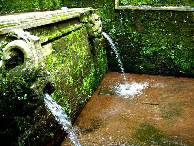 Tempat-tempat yang konon bisa bikin enteng jodoh