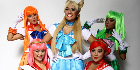Ini dia girlband 5RIGALA, dgn gaya Sailormoon rasa lokal