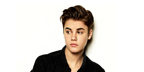 Manekin Ini Mirip Justin Bieber, Tapi Pakai Gaun!