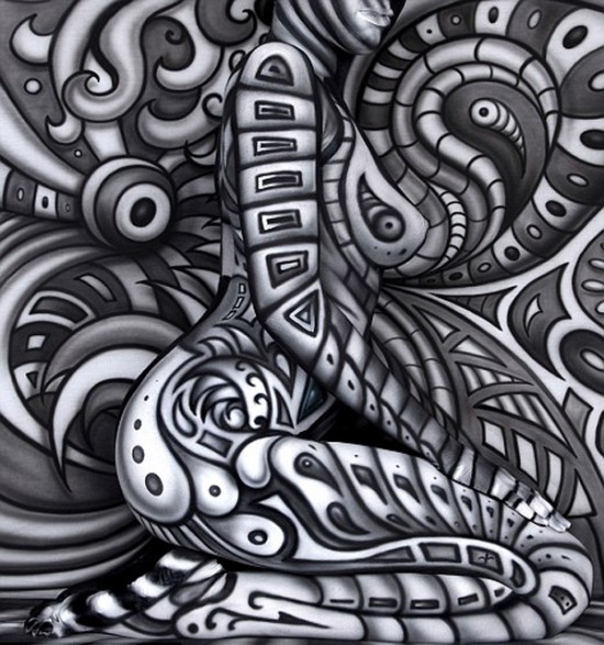 Siap-siap agan terpesona oleh ilusi body painting ini!