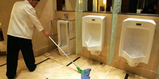 Taiwan Menganjurkan Pria Untuk Kencing Duduk
