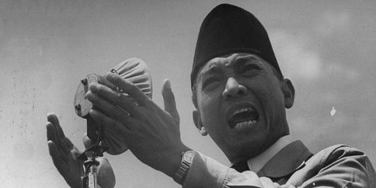 5 Hal yang dibenci Soekarno dari anak gaul 60an