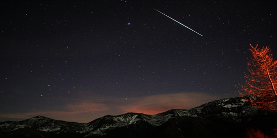 8 Meteor terkenal yang hiasi langit bumi di tahun 2012