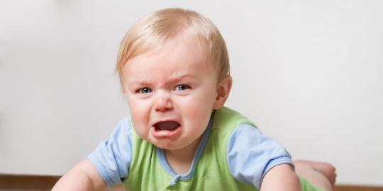 ALASAN >> Kenapa bayi berhenti menangis saat digendong?