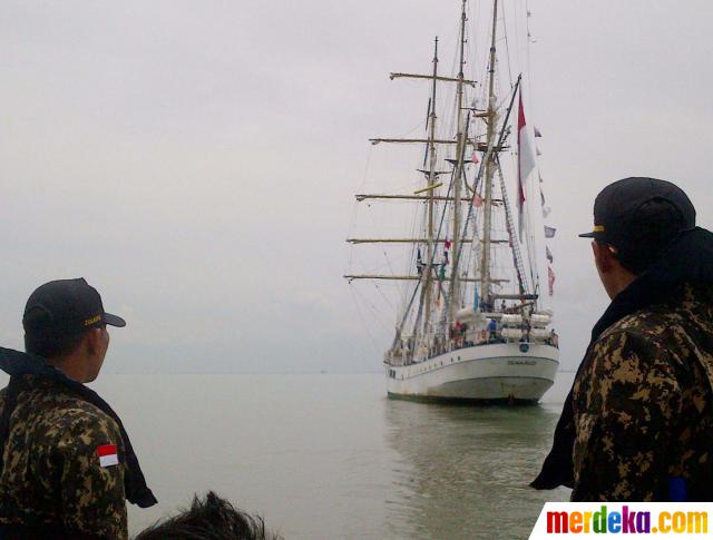 kri-dewaruci-sudah-masuk-perairan-indonesia