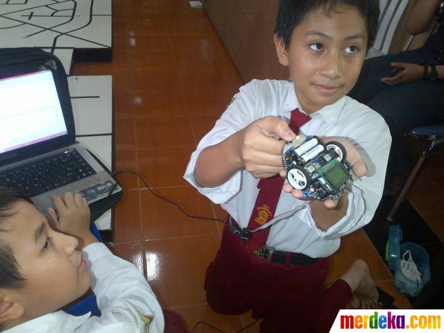 Murid kelas lima SD ciptakan robot pendeteksi jalur