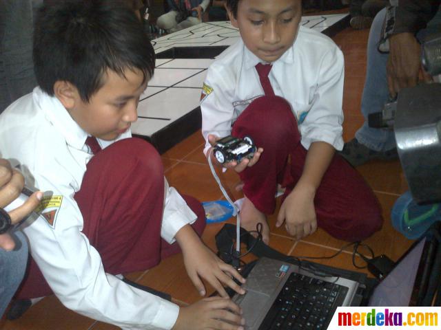 Murid kelas lima SD ciptakan robot pendeteksi jalur